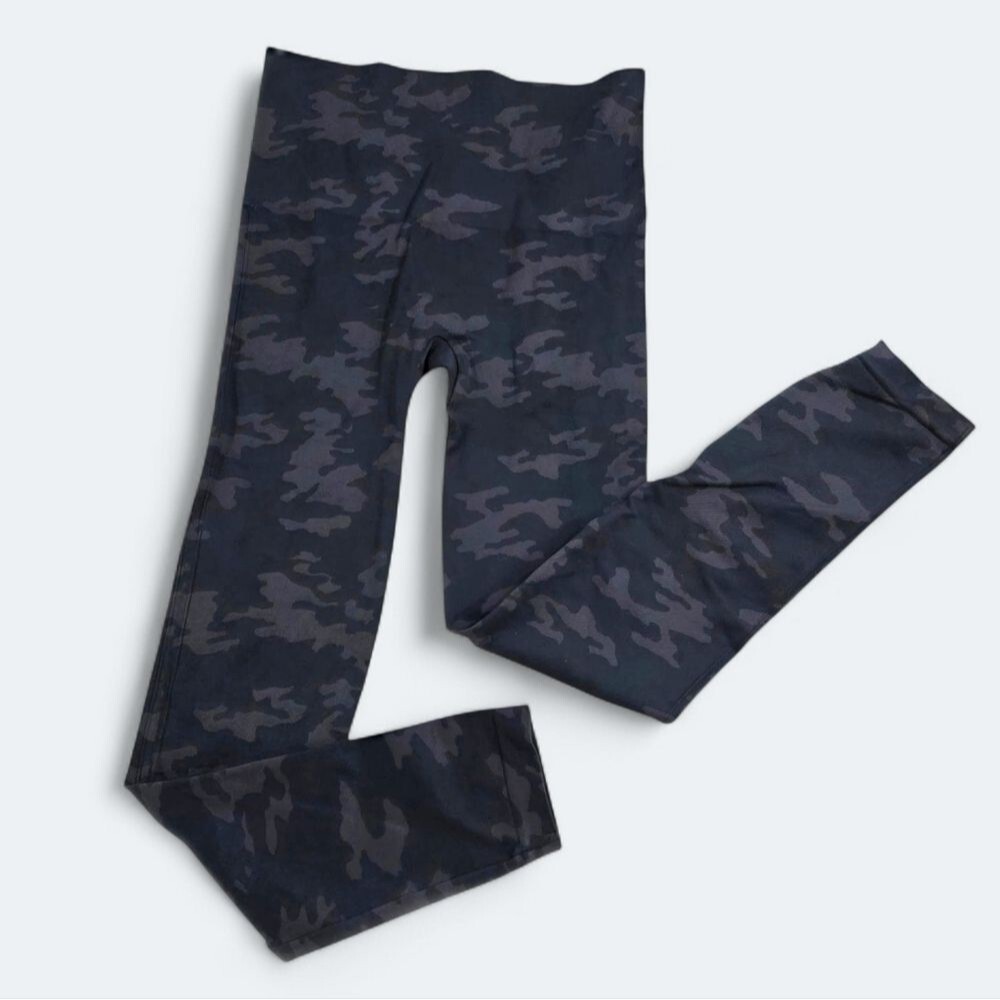 Spanx Look At Me Now Camo Leggings Size Large